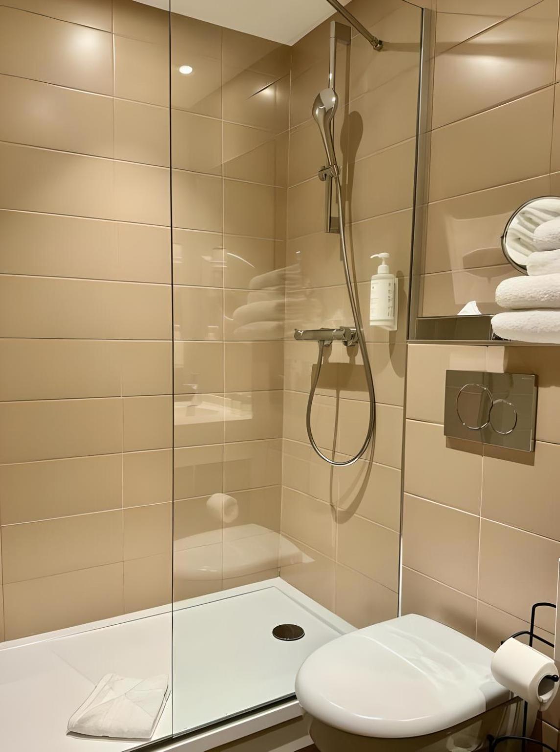 Lilas Blanc Hotel Parijs